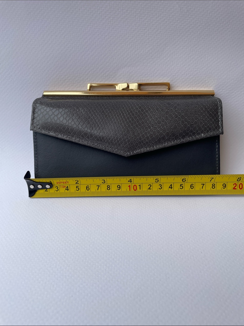 Rare Vintage Pitt Two-Tone Gray Clutch Wallet with Gold Framet Genuine Leather - Picture 2 of 10